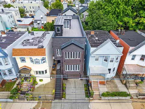 58 Gates Ave, Jersey City, NJ 07305
