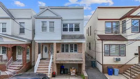 170 W 19th St, Bayonne, NJ 07002