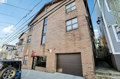 327 71st St #1D, Guttenberg, NJ 07093