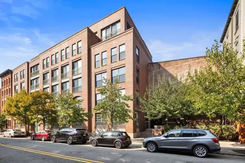 222 Montgomery St #1K, Jersey City, NJ 07302