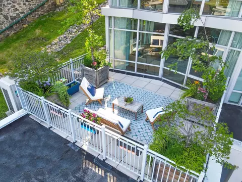 100 Thompson Ln #2A, Edgewater, NJ 07020