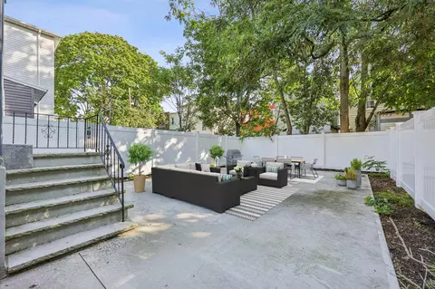 40 Armstrong Ave, Jersey City, NJ 07305