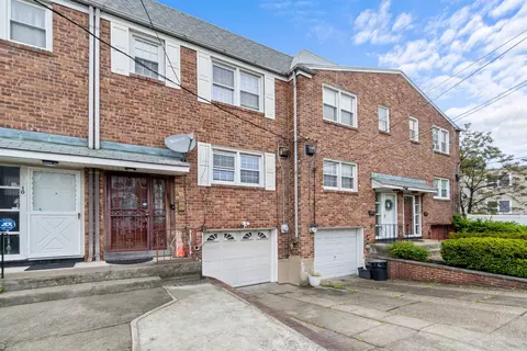 8 Exeter Rd, Jersey City, NJ 07305
