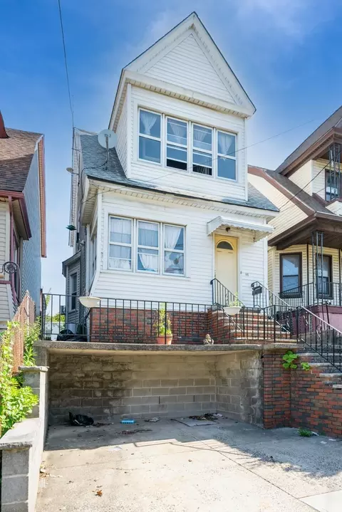140 Beach St, Jersey City, NJ 07307