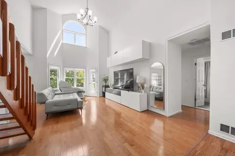 4501 Bergenwood Ave #9, North Bergen, NJ 07047