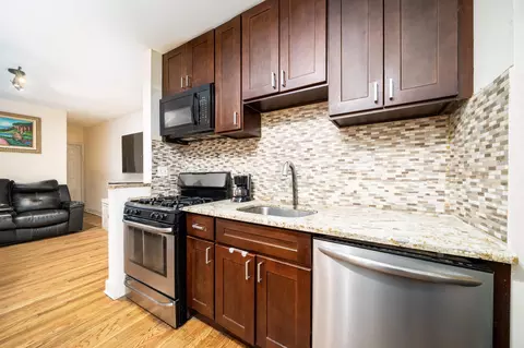 164 Hutton St #1L, Jersey City, NJ 07307