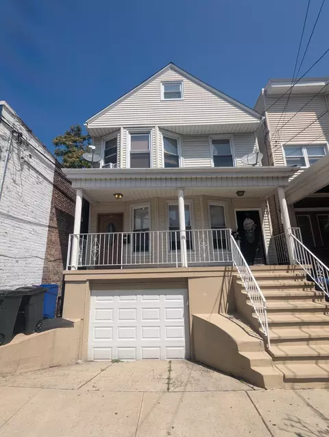 86 Highwood Ter, Weehawken, NJ 07086
