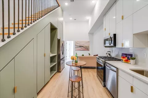 234 Webster Ave #2L, Jersey City, NJ 07307