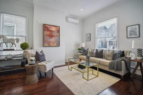 22 Howard Pl, Jersey City, NJ 07306