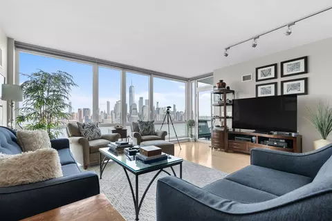2 2nd St #2703, Jersey City, NJ 07302
