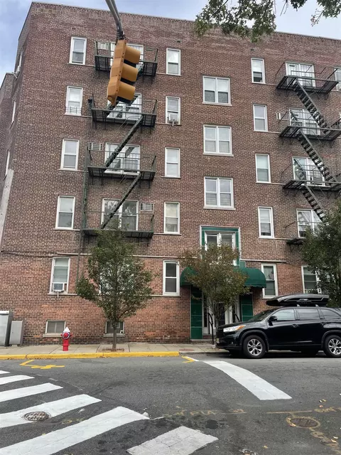 1700 Kennedy Blvd #44, Union City, NJ 07087