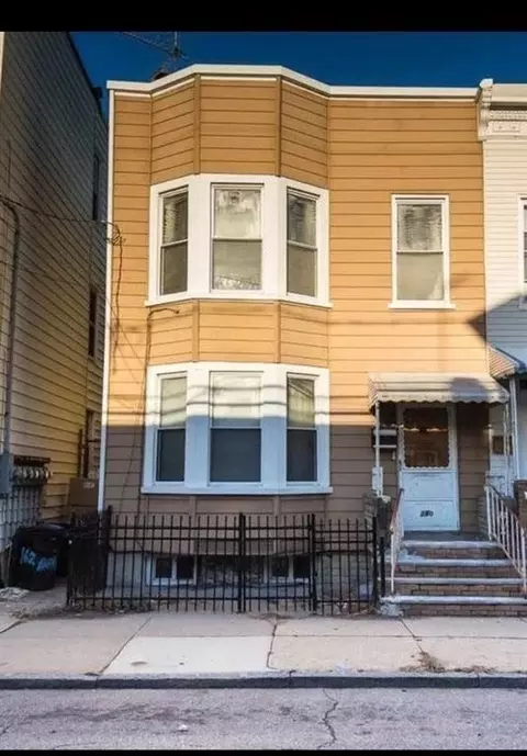 160 Hopkins Ave, Jersey City, NJ 07306