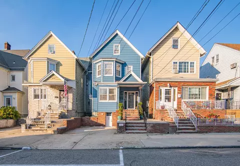 15 E 45th St, Bayonne, NJ 07002