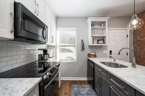 20 Willow Ter, Hoboken, NJ 07030 photo 5