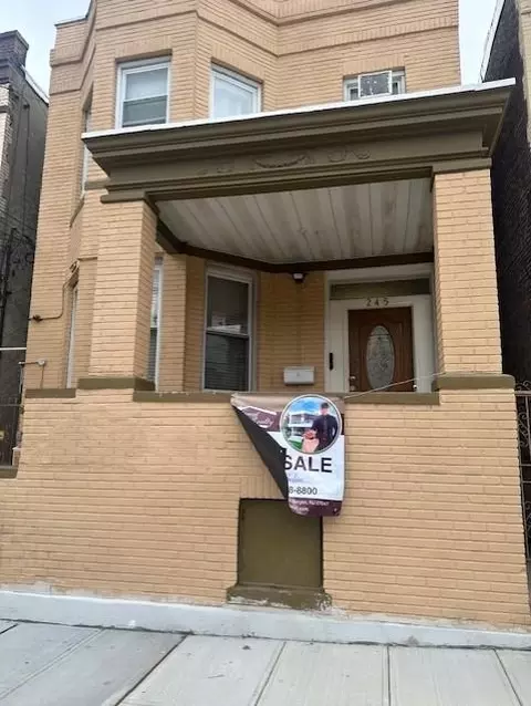 245 46th St, Union City, NJ 07087
