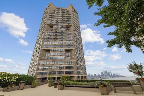 7002 Blvd E #22I, Guttenberg, NJ 07093