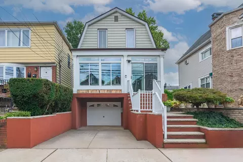 16 E 3rd St, Bayonne, NJ 07002