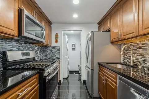 200 43rd St #304, Union City, NJ 07087