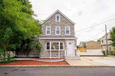 92 Central Pl, Secaucus, NJ 07094