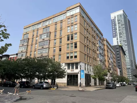 10 Regent St #806, Jersey City, NJ 07302