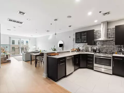 626 Grand St #4, Hoboken, NJ 07030