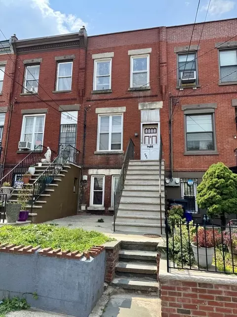 205 Clerk St, Jersey City, NJ 07305