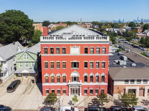 59-63 W 30th St #202, Bayonne, NJ 07002