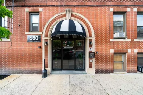 680 Kennedy Blvd #304, Bayonne, NJ 07002