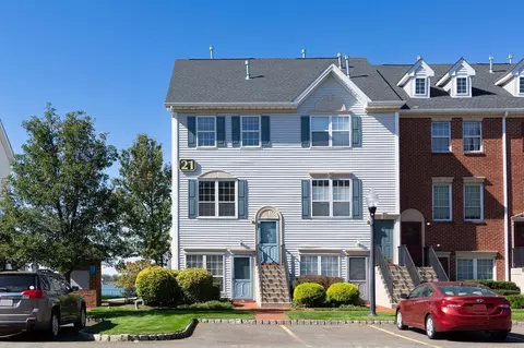 120 Cottonwood St, Jersey City, NJ 07305