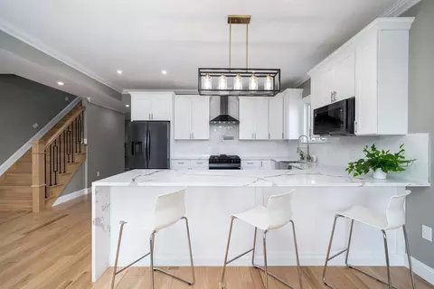 101 Van Horne St #2, Jersey City, NJ 07304