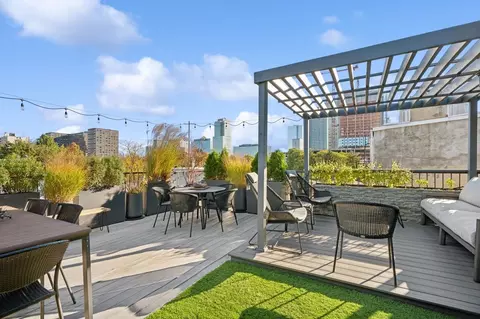 210 4th St #3, Jersey City, NJ 07302