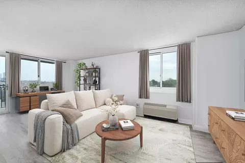 100 Manhattan Ave #817, Union City, NJ 07087