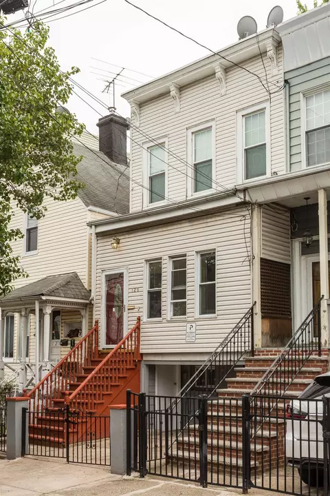 129 Hutton St, Jersey City, NJ 07307