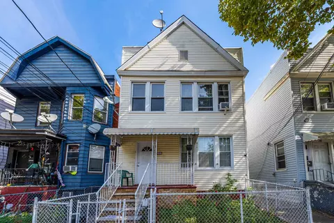 42 New St, Jersey City, NJ 07305