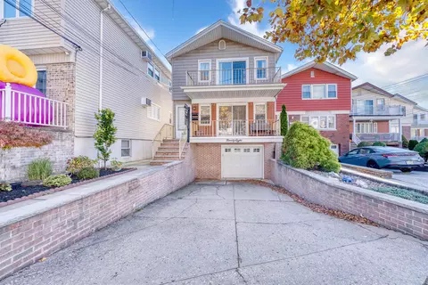98 North St, Bayonne, NJ 07002