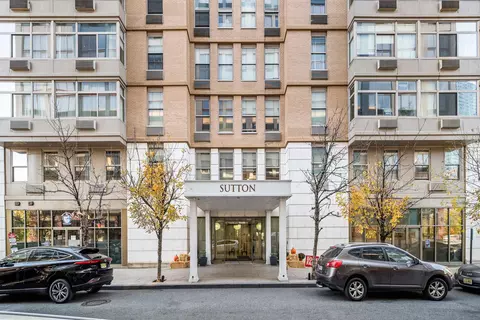 10 Regent St #507, Jersey City, NJ 07302