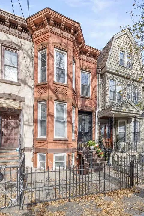 12 Emory St, Jersey City, NJ 07304
