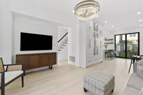 6111 Buchanan Pl, West New York, NJ 07093