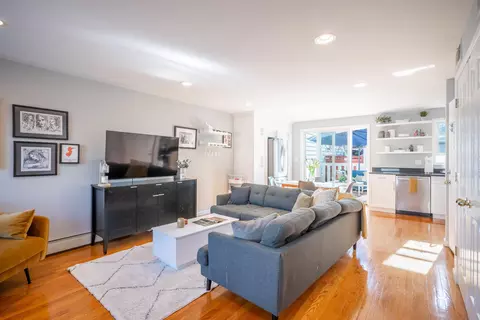 383 1st St #2, Jersey City, NJ 07302