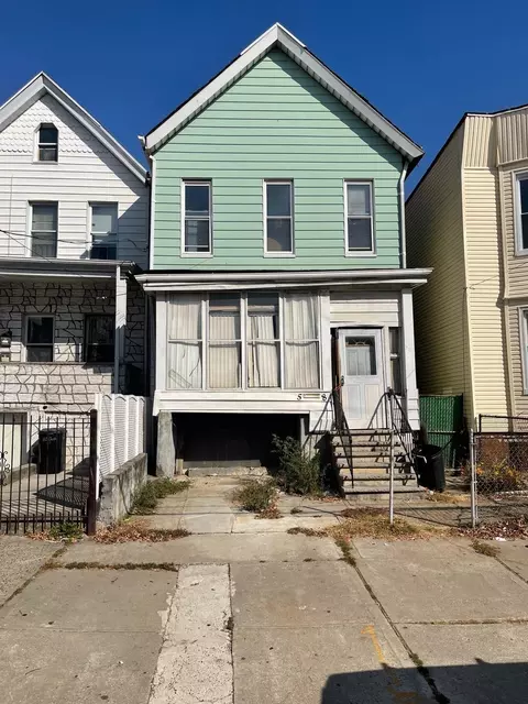 58 Dwight St, Jersey City, NJ 07305