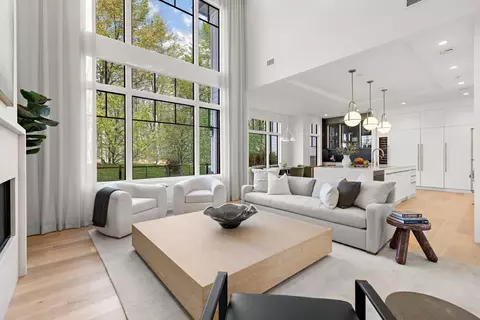16 Stone Bridge Ct, Demarest, NJ 07627