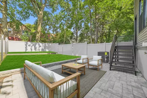 233 Whiton St, Jersey City, NJ 07304