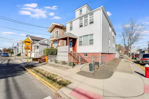 140 Centre Ave, Secaucus, NJ 07094 photo 2