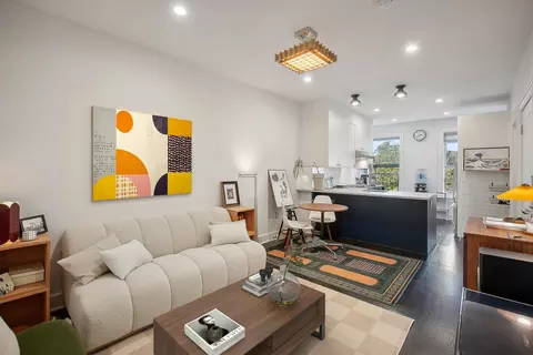 256 Montgomery St #4, Jersey City, NJ 07302