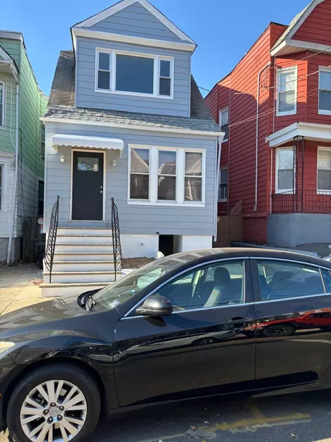 19 Dwight St, Jersey City, NJ 07305