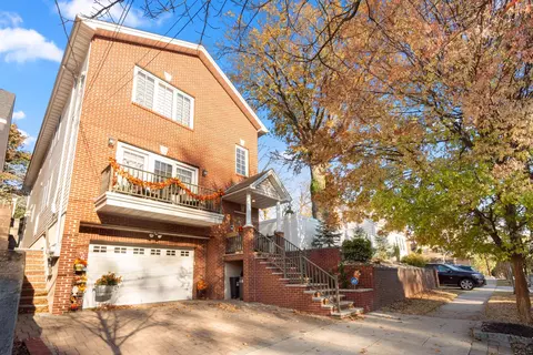 67 W 36th St, Bayonne, NJ 07002
