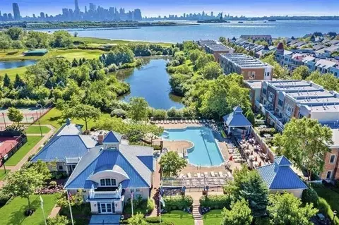 15 Freedom Way #411, Jersey City, NJ 07305