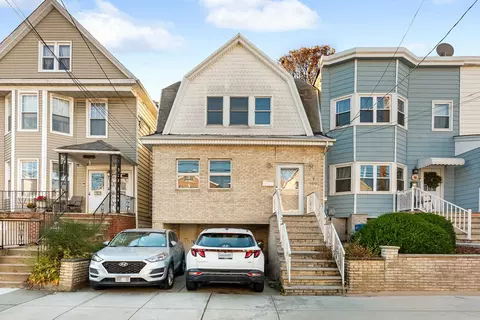 100 W 55th St, Bayonne, NJ 07002