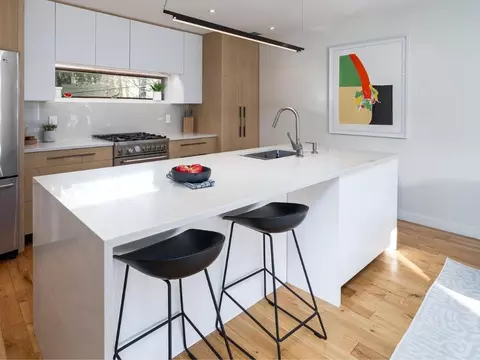 330 4th St #2B, Jersey City, NJ 07302
