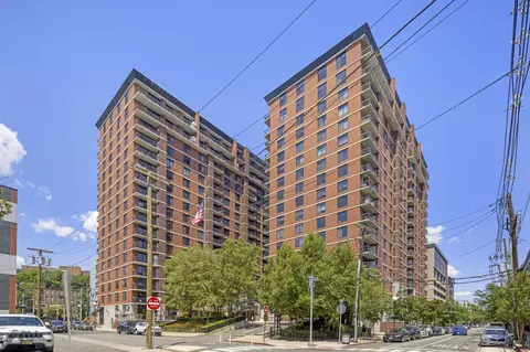700 1st St #14H, Hoboken, NJ 07030